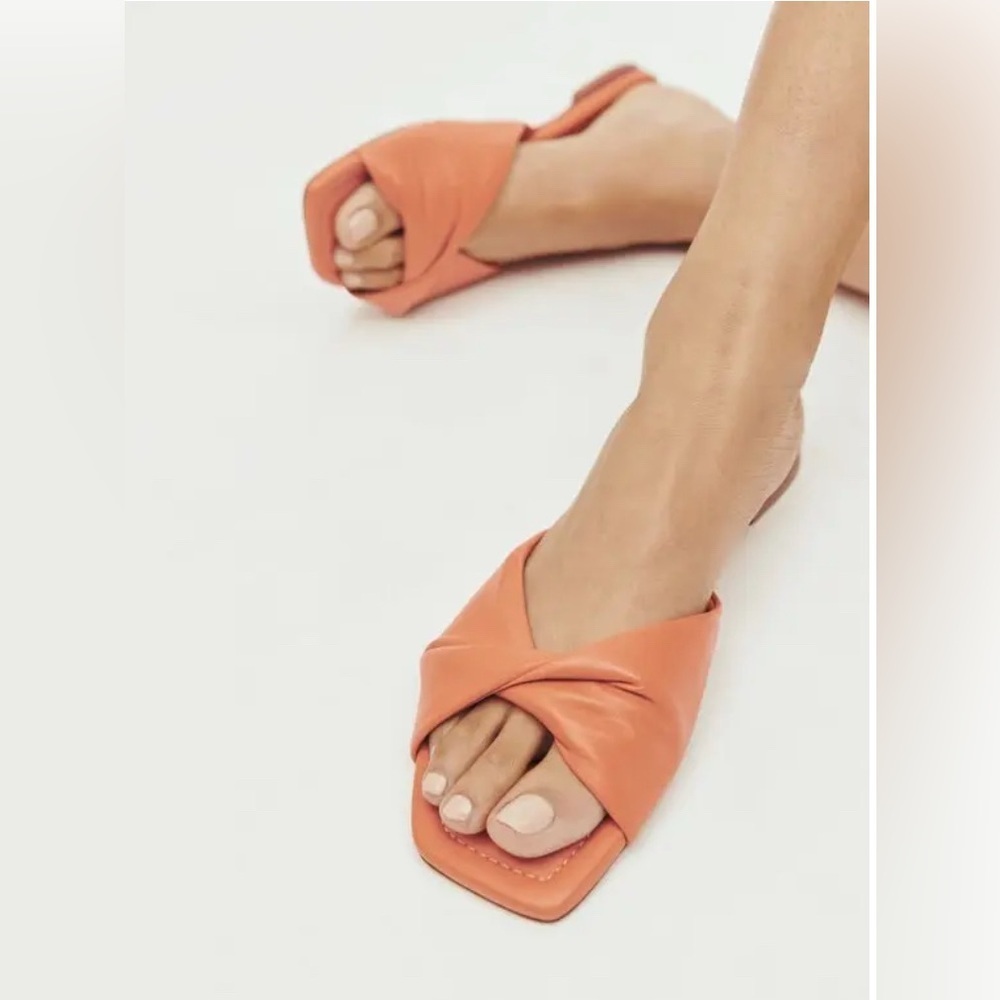 Reformation‎ Mikki Twist Flat Sandal, Size 6